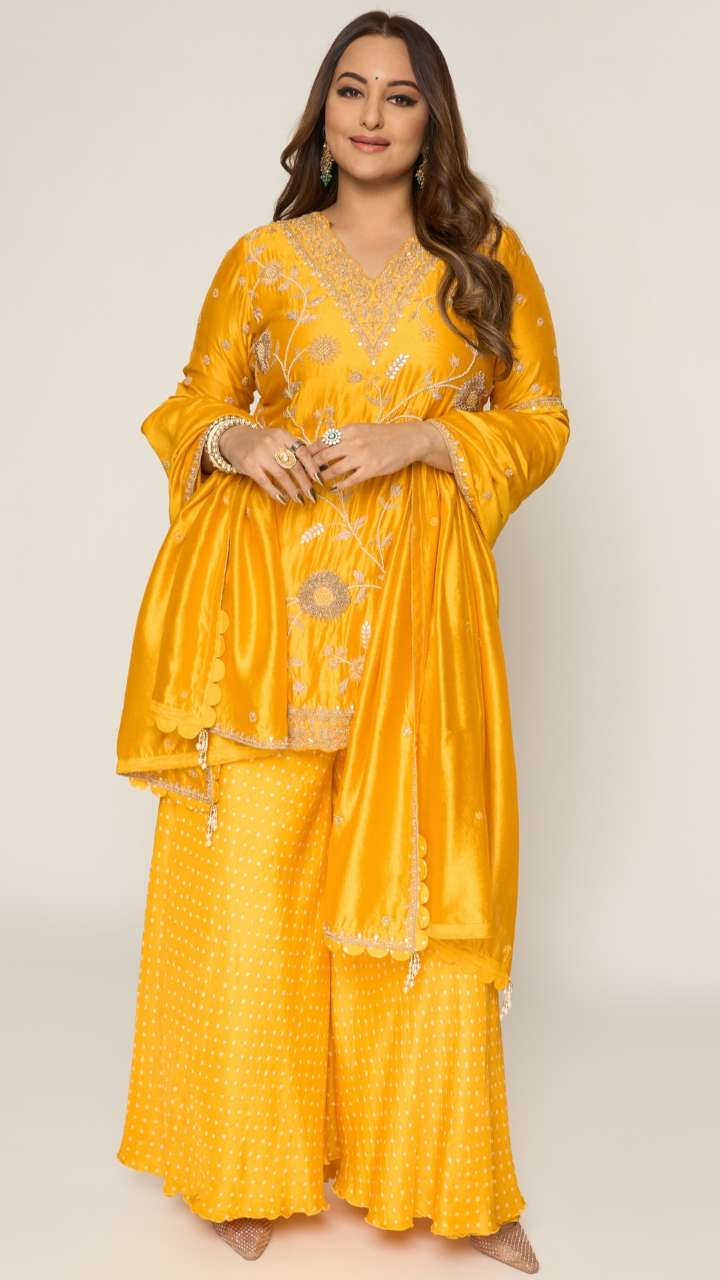 Wear these suits of Sonakshi on Vijaya Ekadashi will be done culture in worship