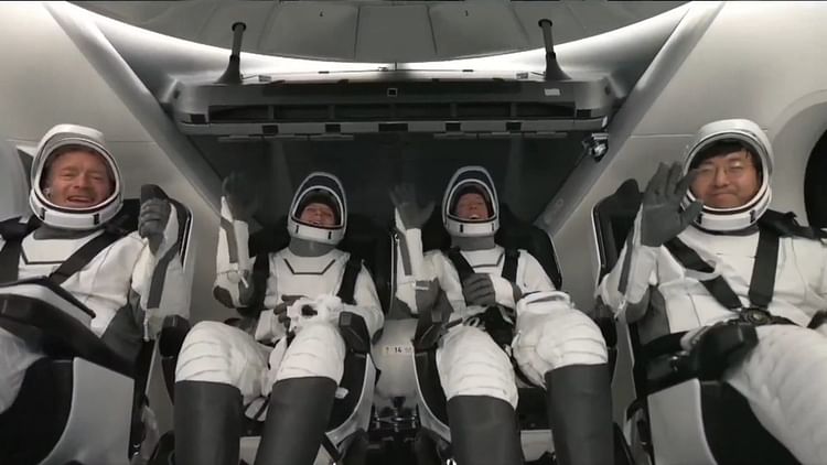 Four astronauts returned to Earth from private flight by circling North and South Pole, made history – ryan