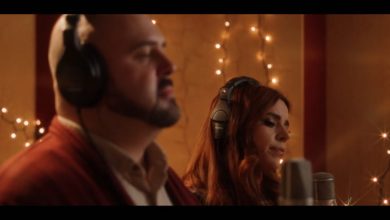 31 Days of Holiday Cheer Exclusive: ALYSHA UMPHRESS AND JOEL WAGER Sing A ‘Love is Christmas/River’ Mash-up