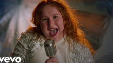 31 Days of Holiday Cheer: Julia Lester Sing a Pop ‘Hanukkah Medley’