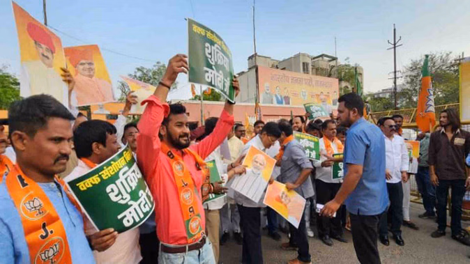 BJP Minority Front Celebrations on Waqf Amendment Bill in Jaipur, fireworks outside the headquarters, sweets spread sweets