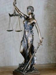 The world’s strangest law in these ten countries
