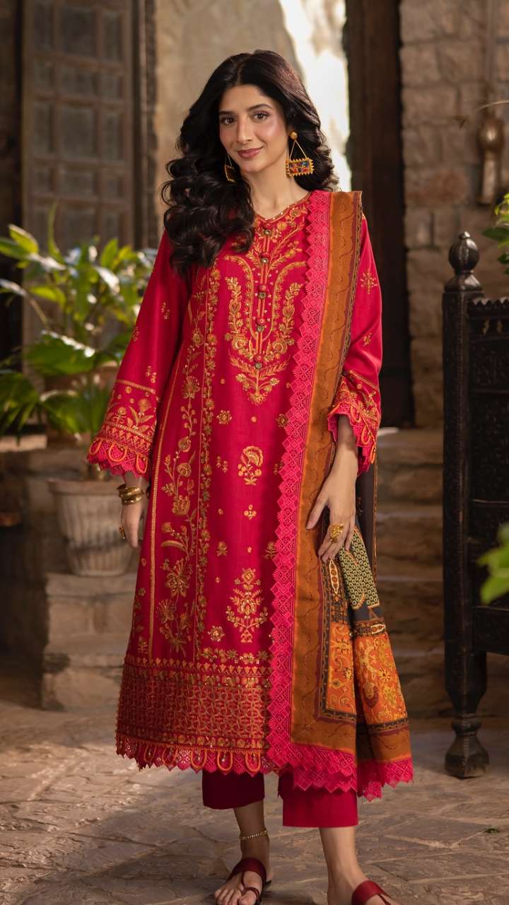 You will be engulfed by wearing beautiful suits from Sanam Teri Kasam