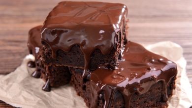 Chocolate cake with sauce – web medicine