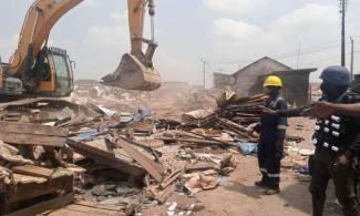 Break: Nigerian army destroys houses in the tungamaja community Abuja in Midnight Raid, making families homeless