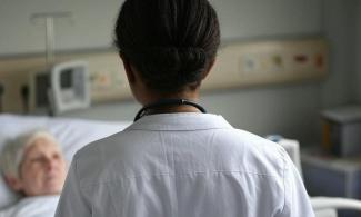 Hundreds of Nigerian nurses have sanctions in the UK on exam fraud; More than 700 others investigated