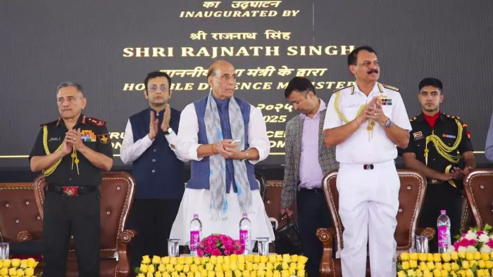 The Minister of Defense showed the green signal to the iOS Sagar, said: ‘The purpose of India to ensure peace in the Indian Ocean region’ – gave the Minister of Defense to iOS Sagar in Carwar