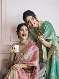 Wear this 8 light Saris on Women’s Day