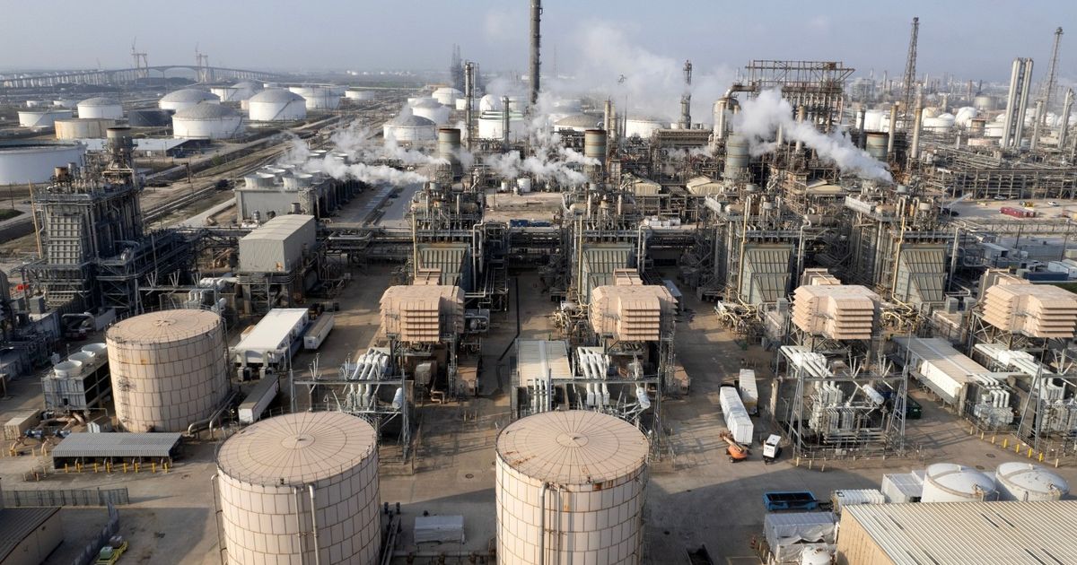 Oil prices are rising after tightening restrictions on Iran and Russia