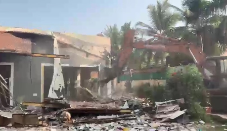 BMC’s big performance in Mumbai, illegal Roop spring bungalow of Mud Island Zamindoz