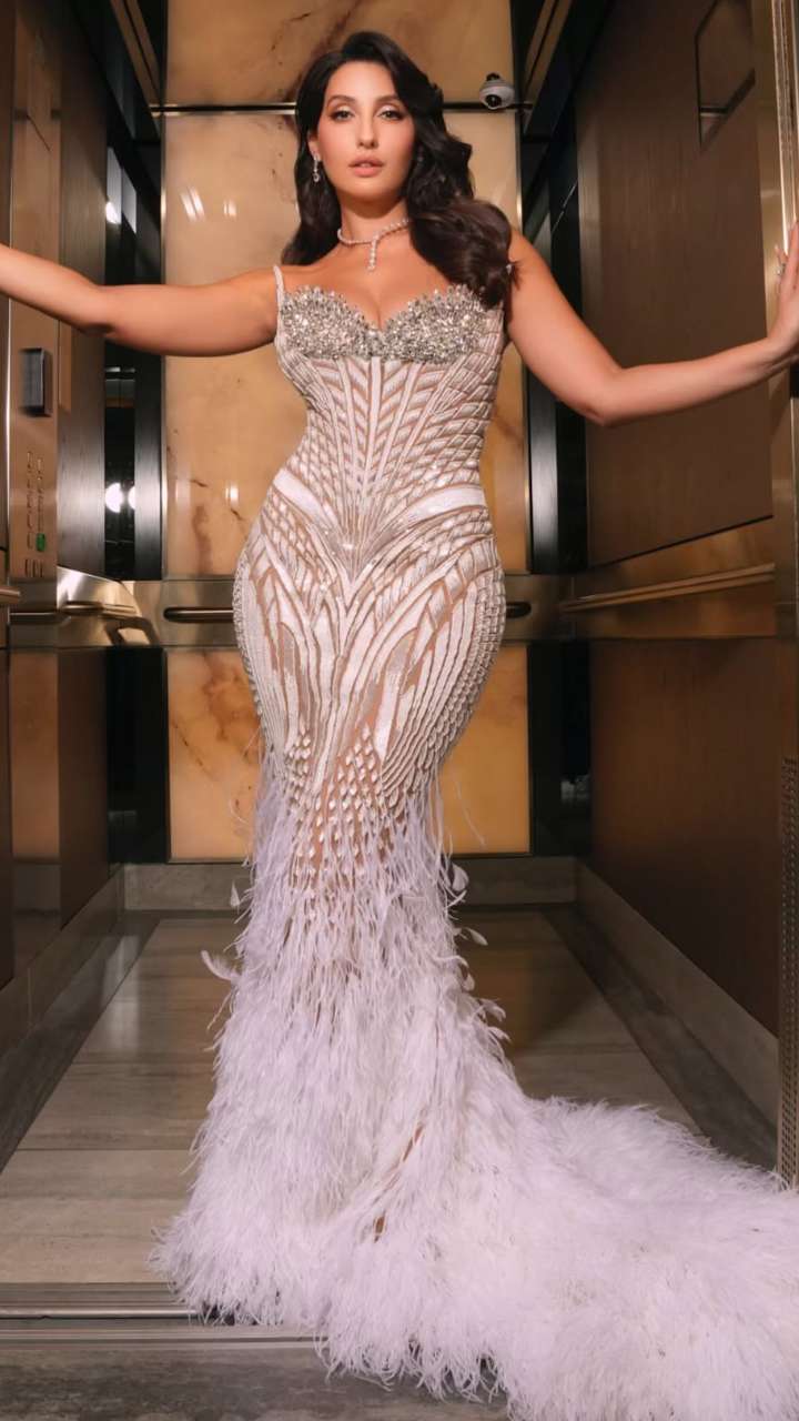 Bold will be seen in Bachelor’s party, wear this body dressing