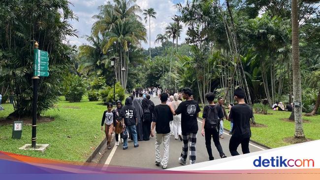 7 500 Tourists Visit Bogor Botanical Gardens on H+6 Eid