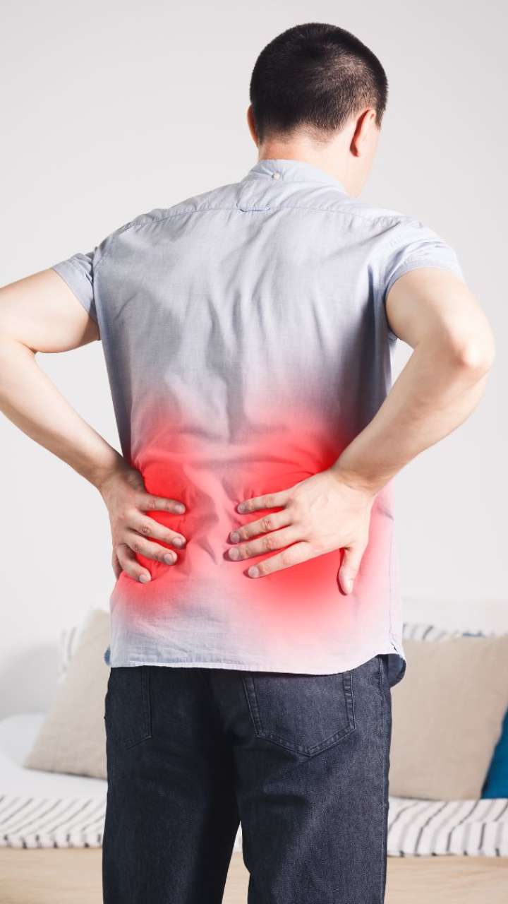 What are the initial signs of kidney damage?