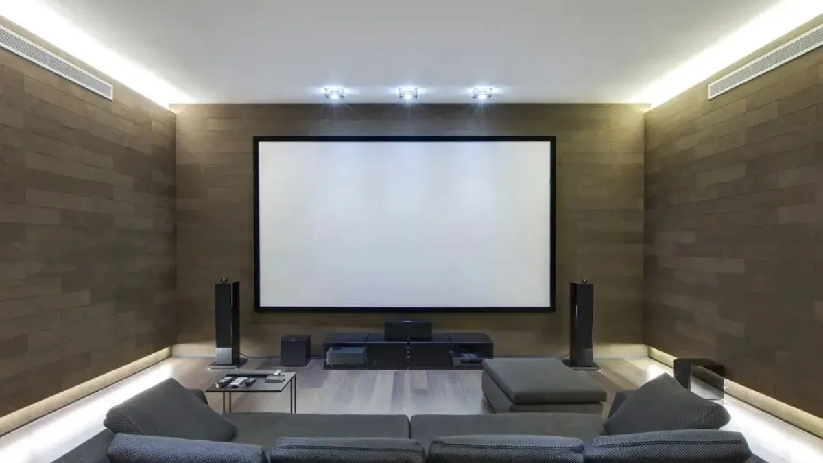 Convert your living room into a movie haven with the best home systems under 30000. Get ready for incredible sound, movie bass and a comprehensive experience – all without tensioning your wallet.