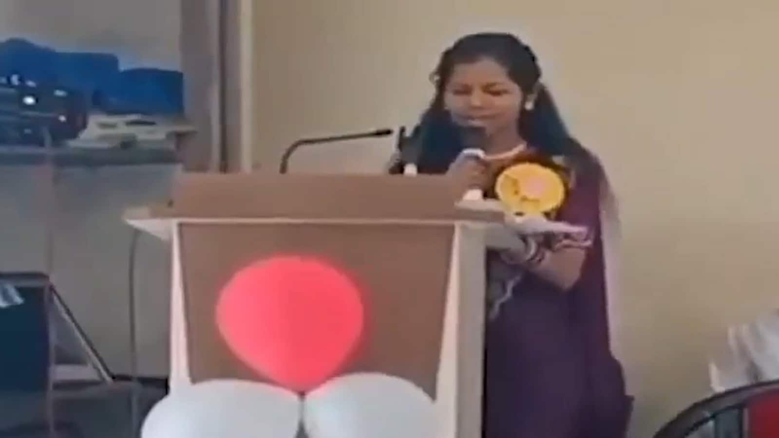 Trapped on camera | The 20-year-old Maharashtra girl is collapsing, dying during the College Farewell speech | Today news