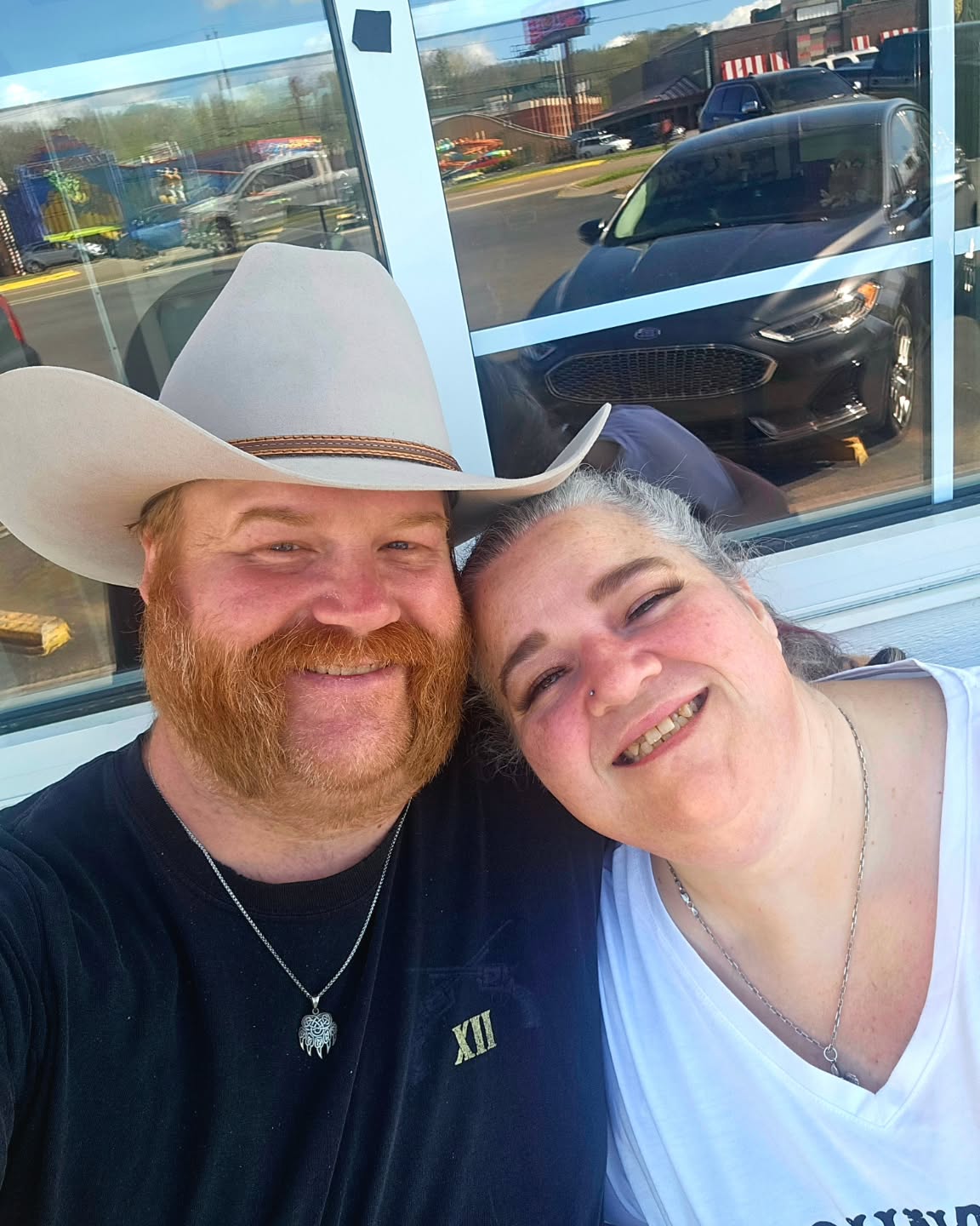 First selfie in Tennessee #Tennessee #Love #Honeymoon #Wife #Resistol1927 #Geor… – ryan