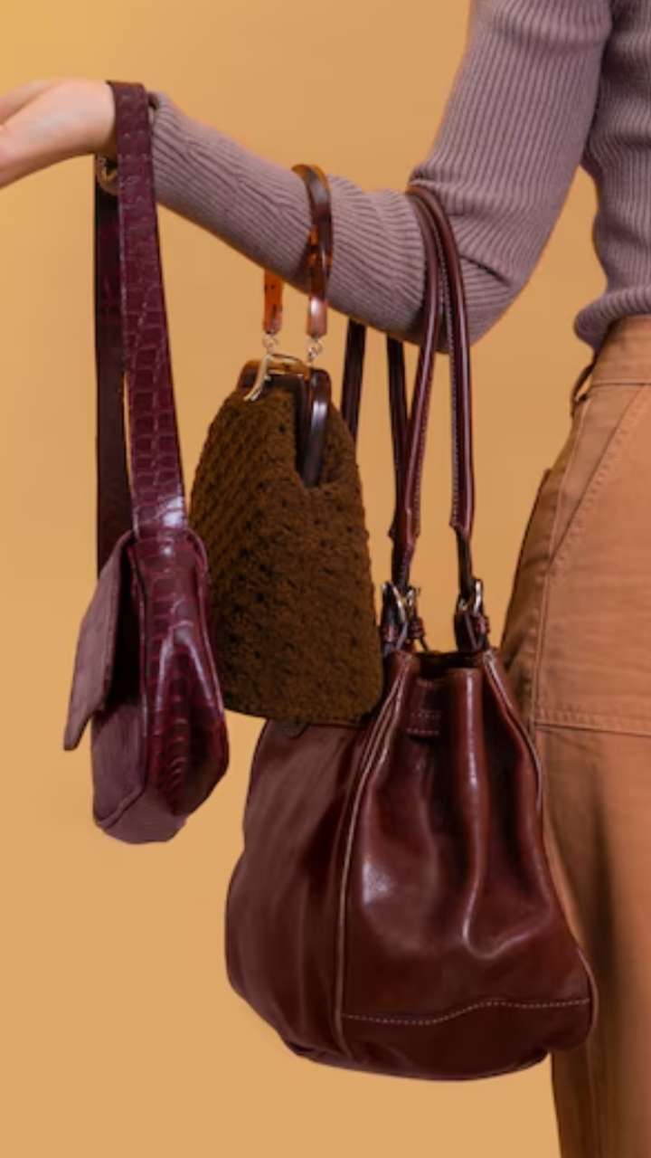 Apply style temper in the western-ethnic look, choose elegant handbags