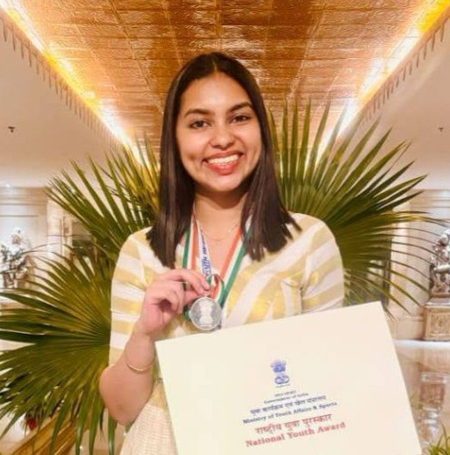 Priyanka Gandhi congratulated Joanna Jewel M on winning the National Youth Award 2022-23