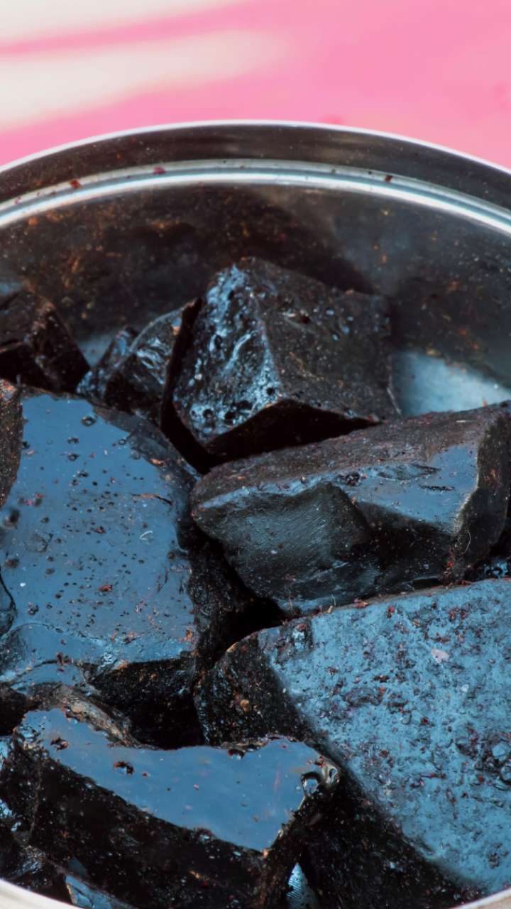 What changes in the body of women by eating shilajit?