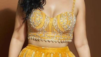 Bahu will rule the hearts if you wear a fancy blouse like Nimrat Kaur