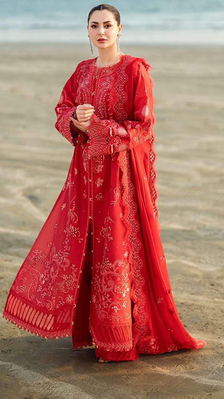 Special will be seen at every occasion, select Pakistani packs from celebs