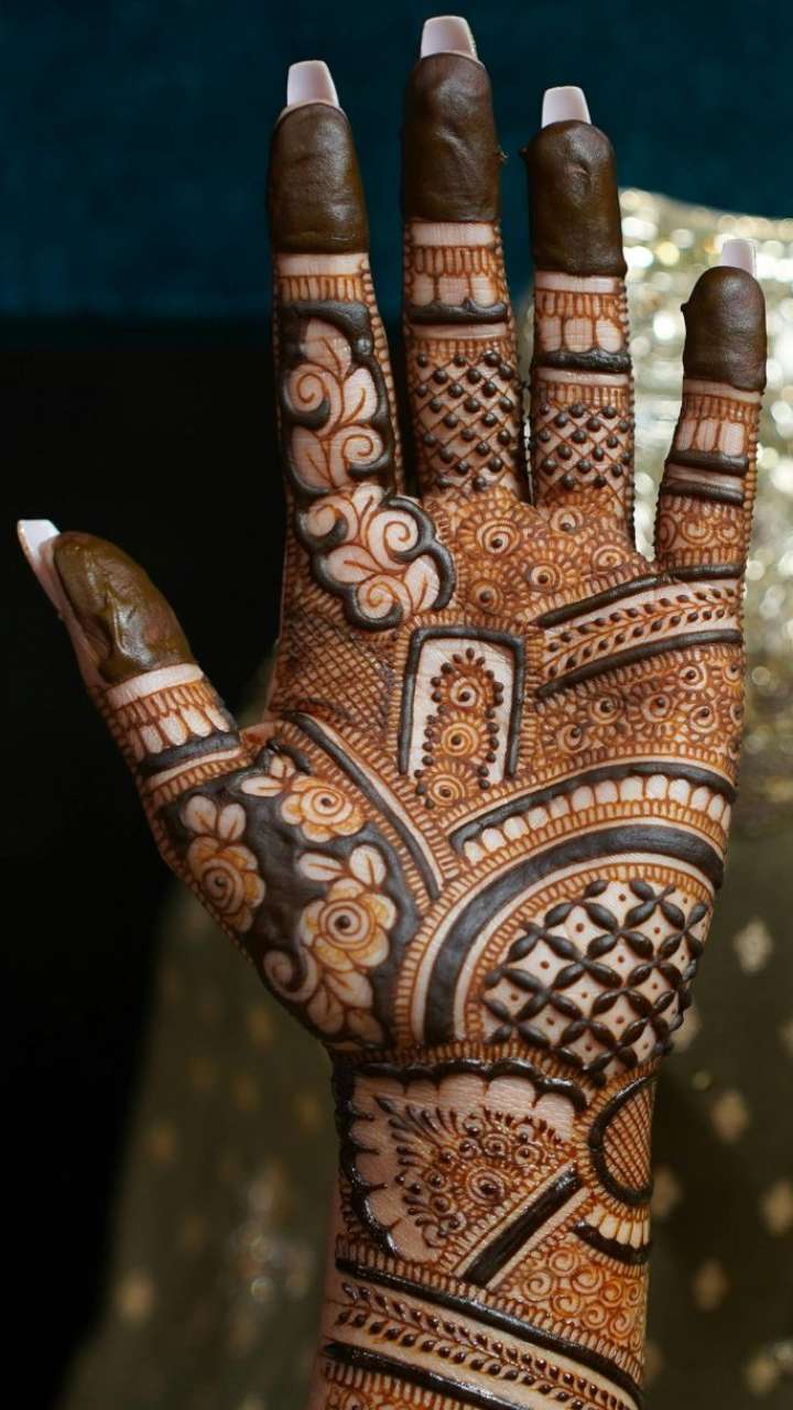 Mahashivratri 2025: Create Shagun Mehndi, Watch Designs