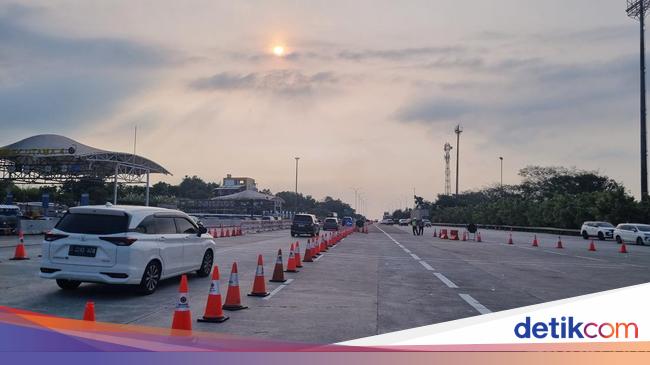 Return this afternoon GT Cikatama was running smoothly in the direction of Jakarta