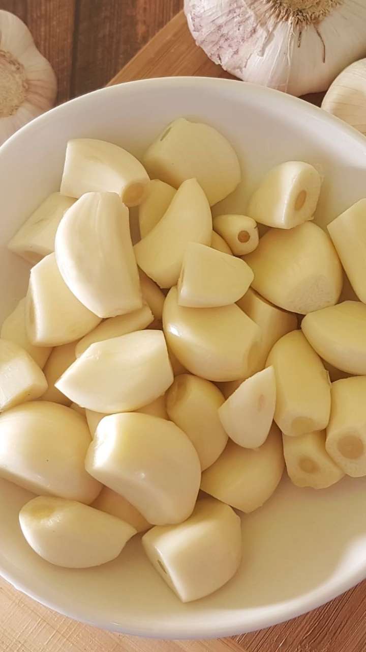 Eating garlic at night can cause these three problems