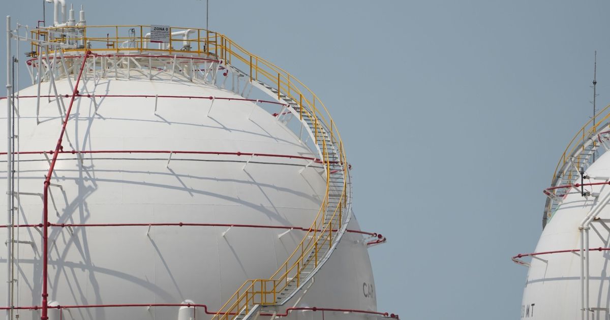 The rush of liquid gas in China to replace US supplies increases prices
