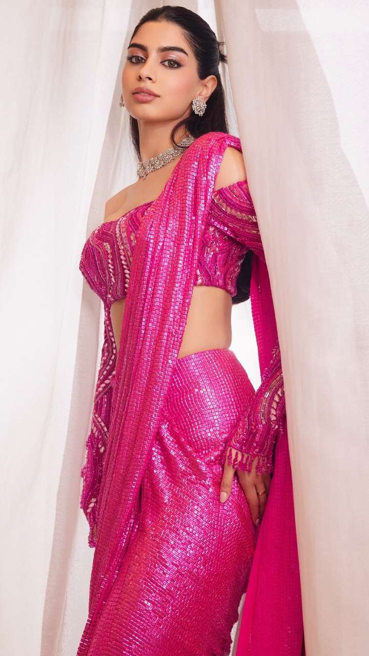 Take fashion tips from young girls khushi kapoor, hot will be seen at every occasion