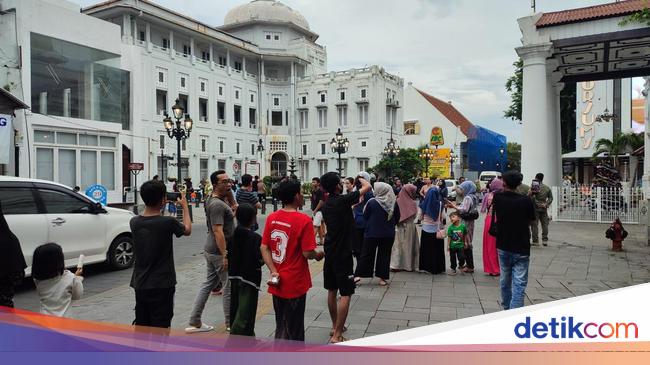 Tourist visits to Central Java during the EID holiday rear exit this year
