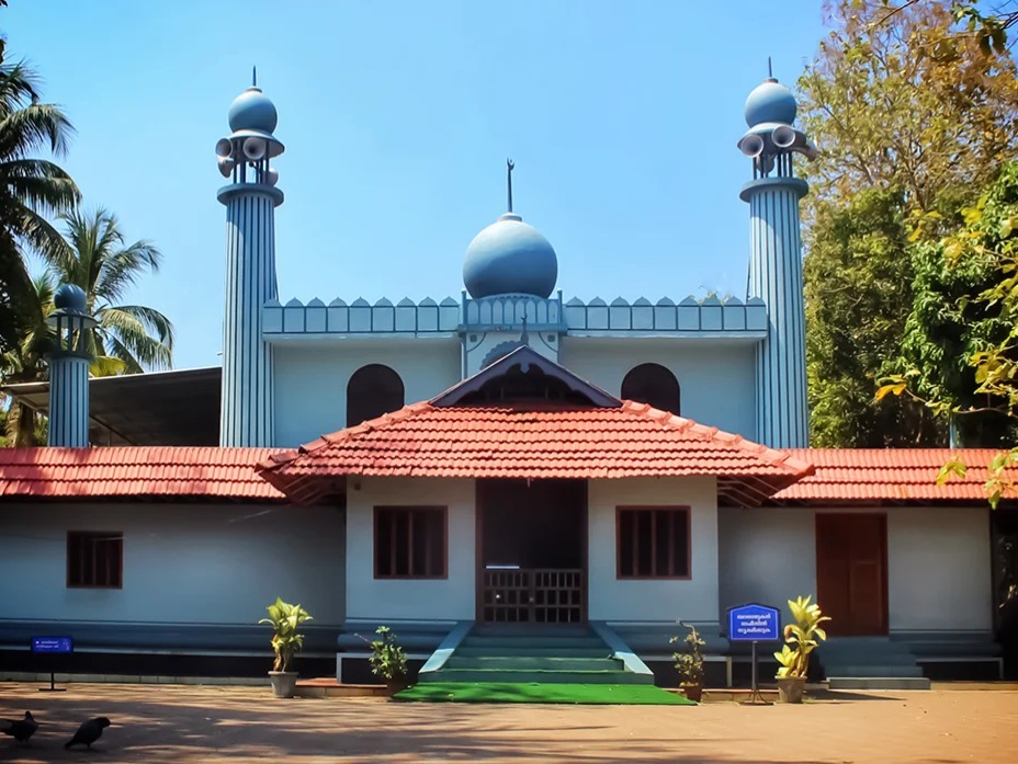 When, who built the first mosque of India?