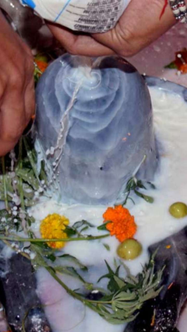 What happens by offering milk on Pradosh warts?