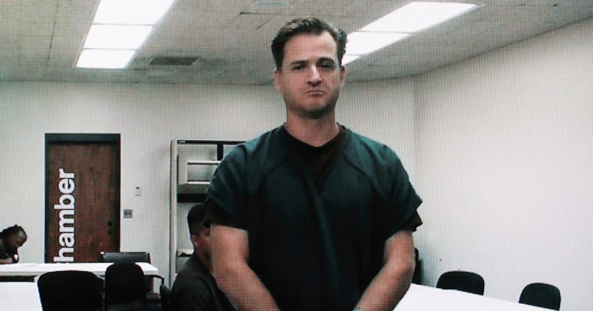 Doctor accused of trying to kill wife by bashing her with rock on Hawaii Hike pleads not guilty – ryan