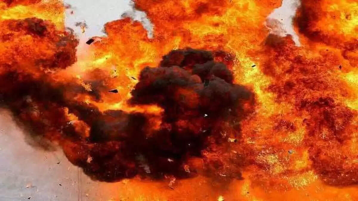 Jamshedpur Fire in Moving Car, seven people survived