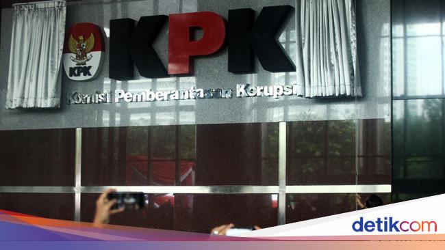 The chairman of the KPK became a supervisor and between the KPK there was no conflict of interest