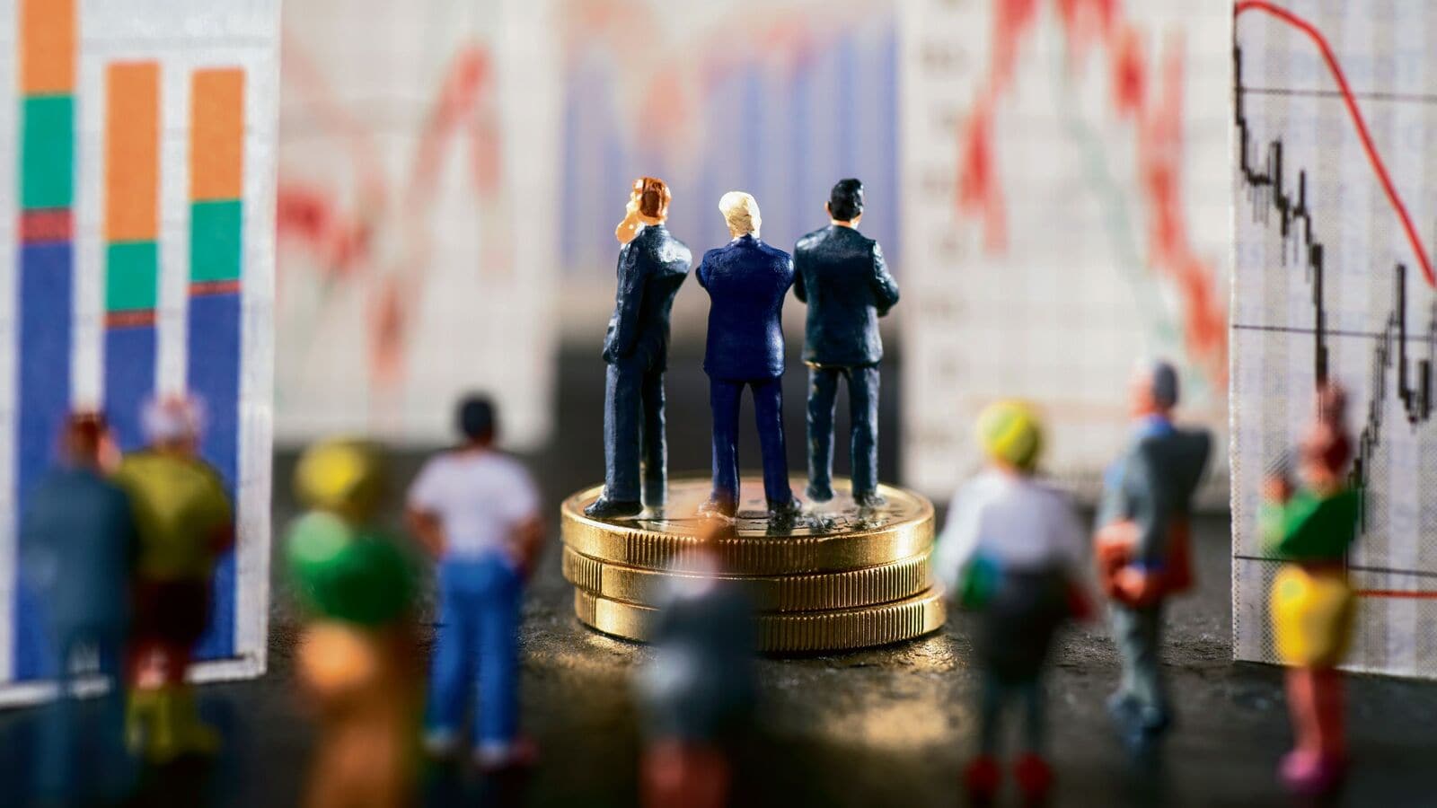 Investors’ eye M & Ash, secondary for faster exits amid volatility in the stock market