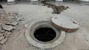 The body hid in the sewer tank by killing 12 years ago, but an error made the opening of the killers, arrested