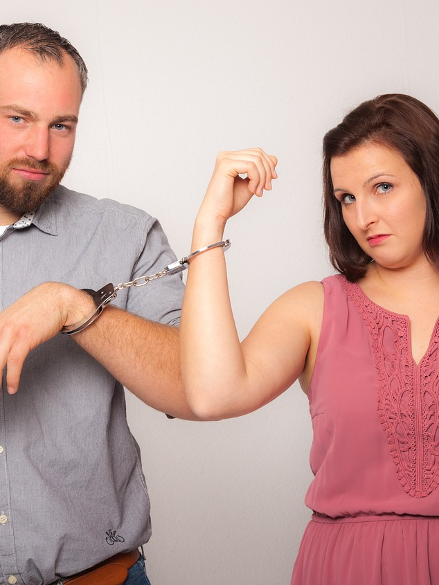 Man can also ask for maintenance in divorce