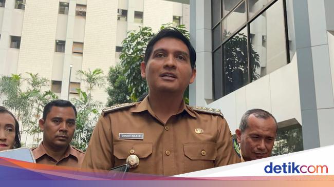 Wamendagri call Lucky Hakim is too essential if he pulls back on leave rules