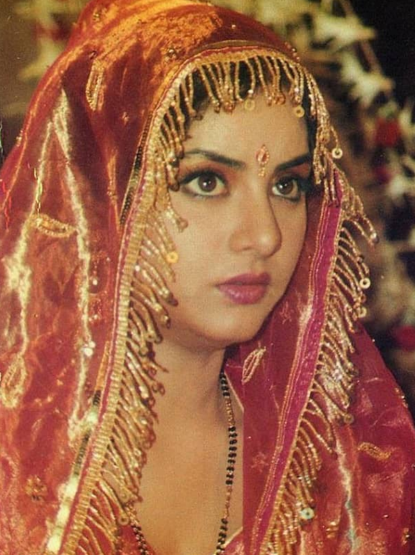 When Divya sat in the bus, fans understood duplicate