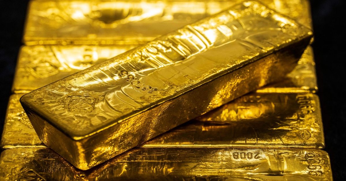 Gold prices are on their way to the first weekly loss this year