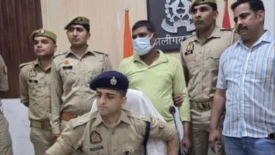 When police kept a high speed, the driver started running away, the big smuggling game in search – drug brush in the Aligarh police seized more than 4 quintal ganja in Jharkhand