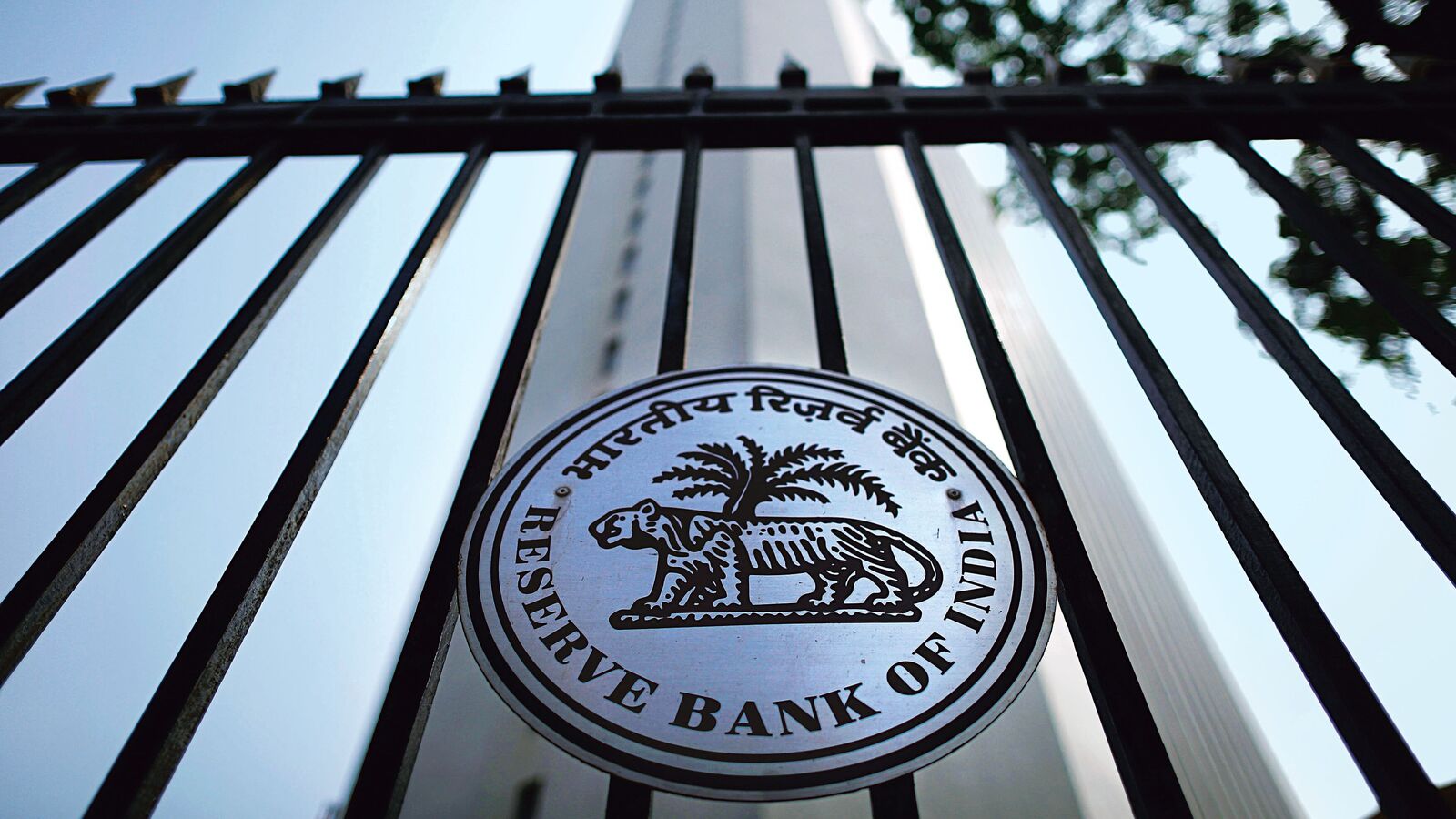 RBI -Repo Rate Slaughter: Experts see up to 75 BPS deduction in 2025. Would it be enough to counter Trump’s rates? | Einsmark news