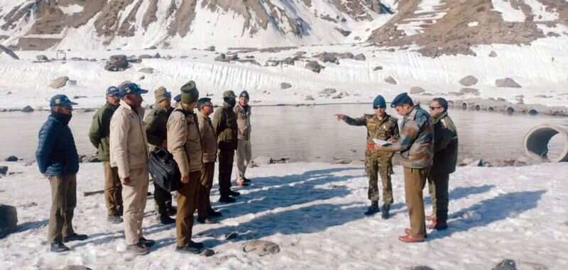 Searching for a youth of Jharkhand plunged into the Chandra River of Lahaul