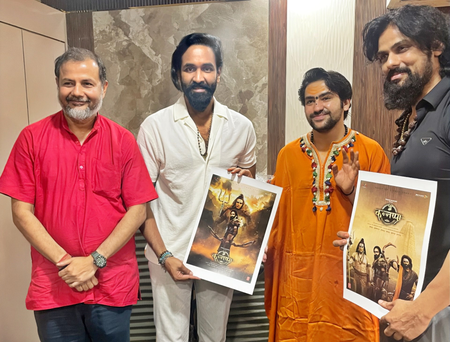 ‘Kannappa’ team met Dhirendra Shastri, took blessings