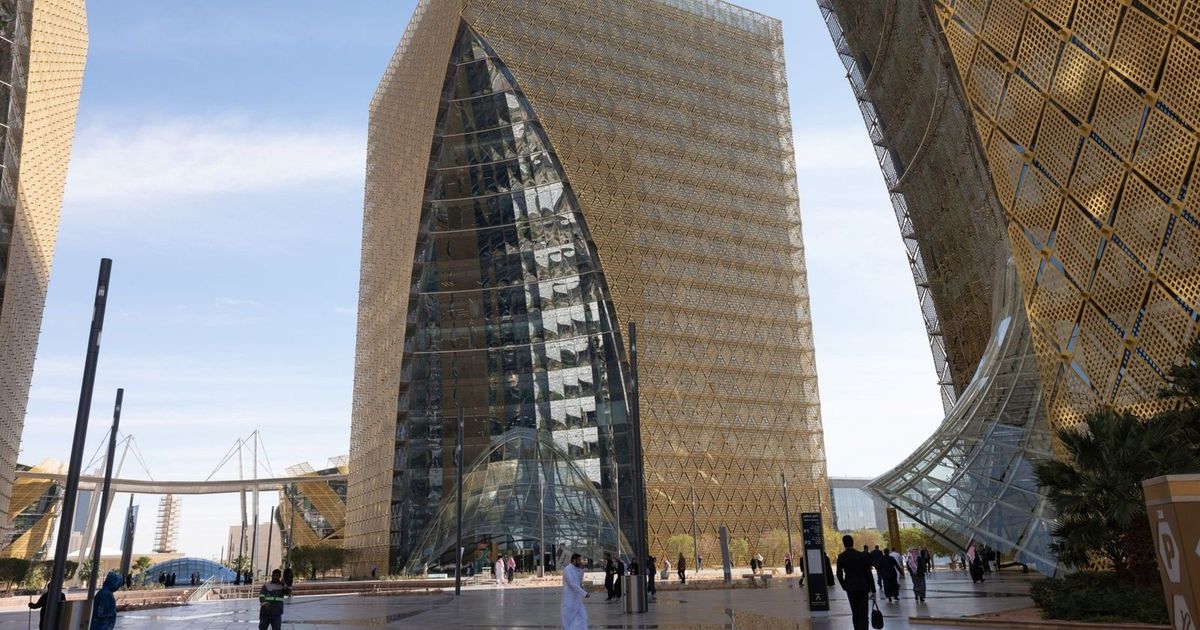 The results of “Sabic” and “STC” surprise the market and change the path of Saudi shares?