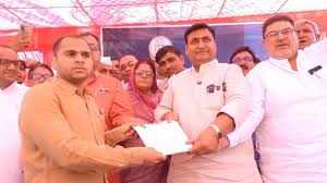 Villagers met Sikar MLA and SDM in protest against demarcation watching video