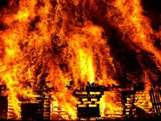 Bareli -fire caused cylinder, broken roof, smoke and fire, shouted in the entire area