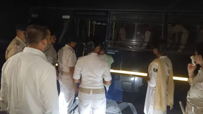 Gopalganj News: ‘Every night will get 2000 rupees’, 9 minor girls rescue from Orchestra’s Hideout – 9 minor girls rescued from the illegal orchestra poem in Gopalganj